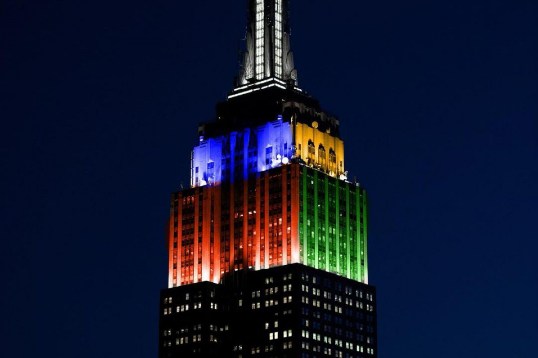 ESB To Sparkle In The Hogwarts House Colors Tonight